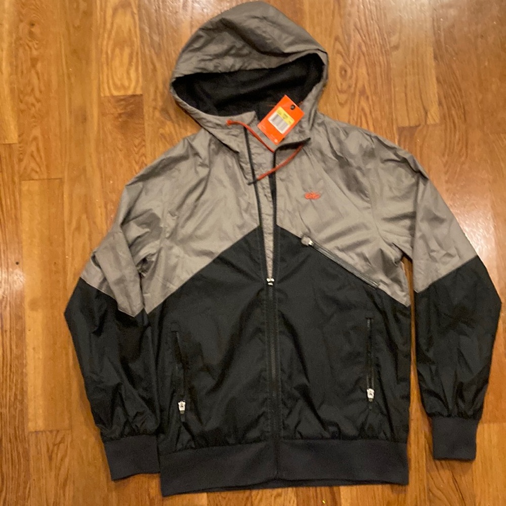 NIkE 6.0 black n grey! Brand new !! Great for this weather!!